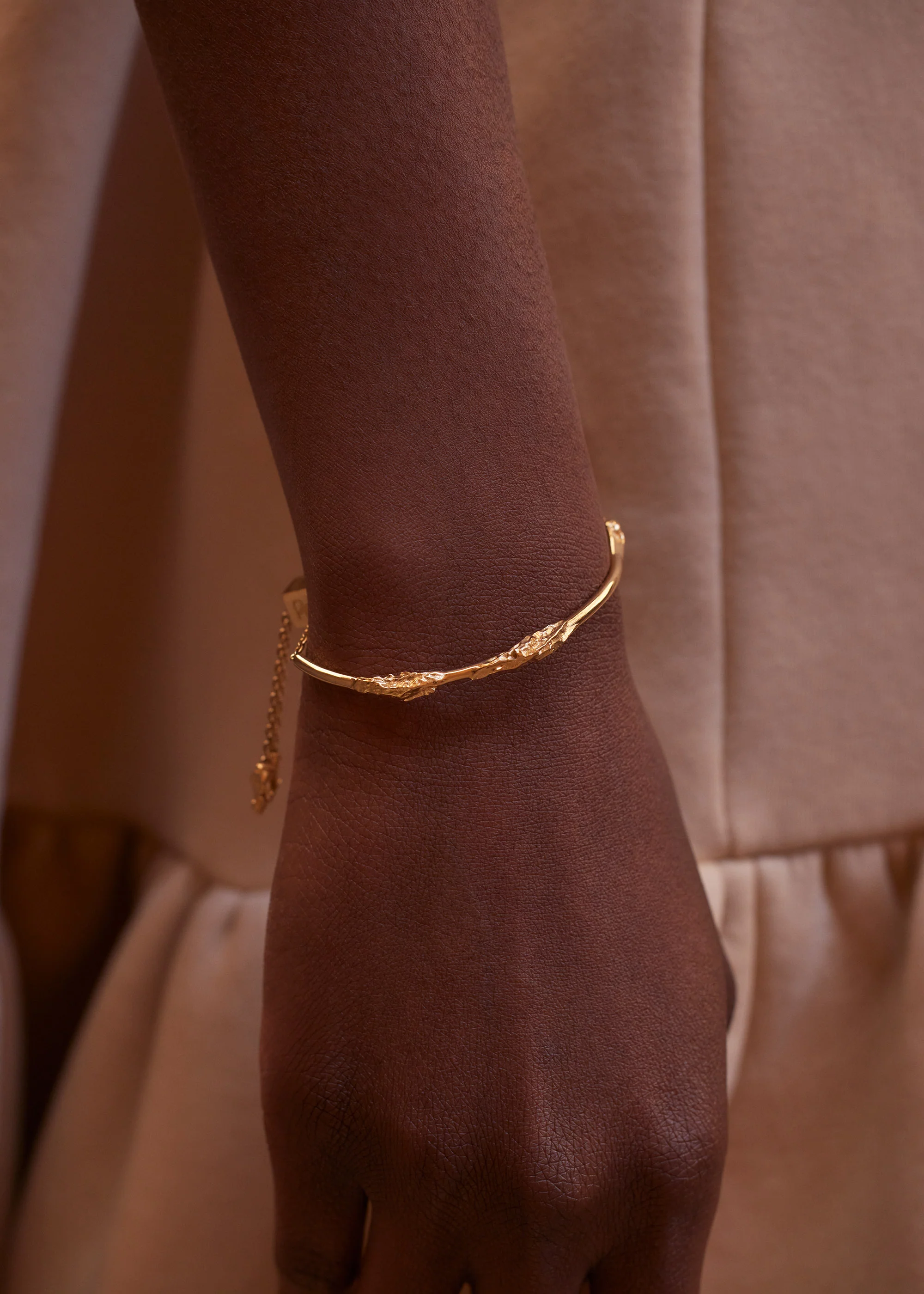 Eroz Bangle - 24 carat gold gilded - Image 4